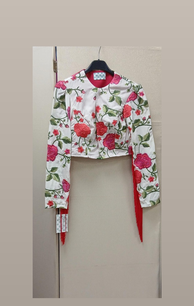 CHAQUETA BORDADA BLANCO ROTO CON FLECOS ROJOS EN MANGA