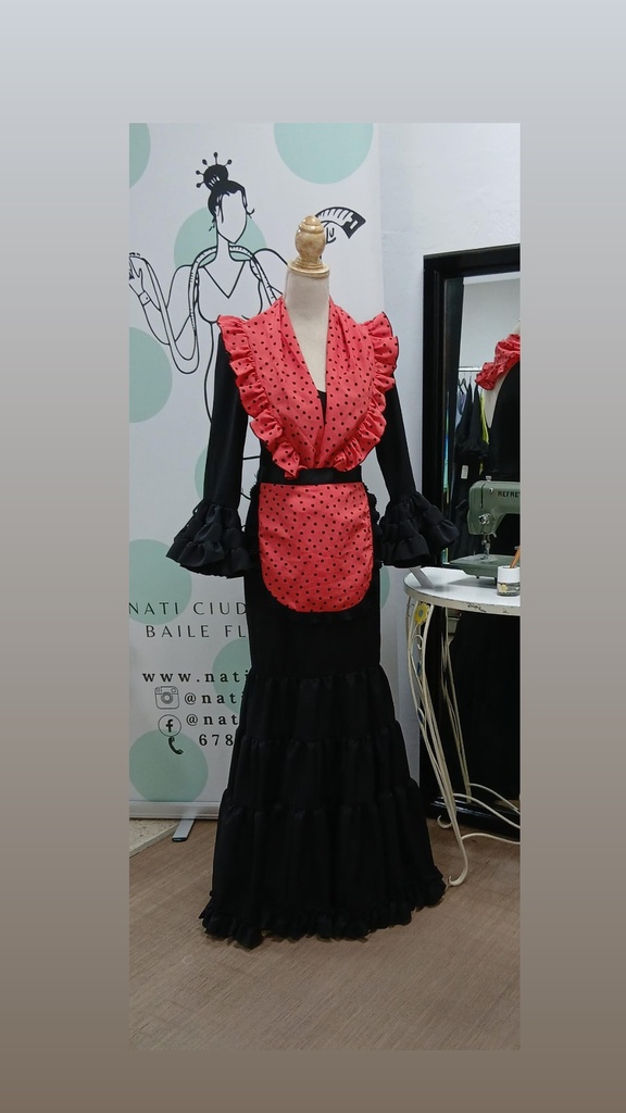 MANDIL + PICO ROJO Y NEGRO